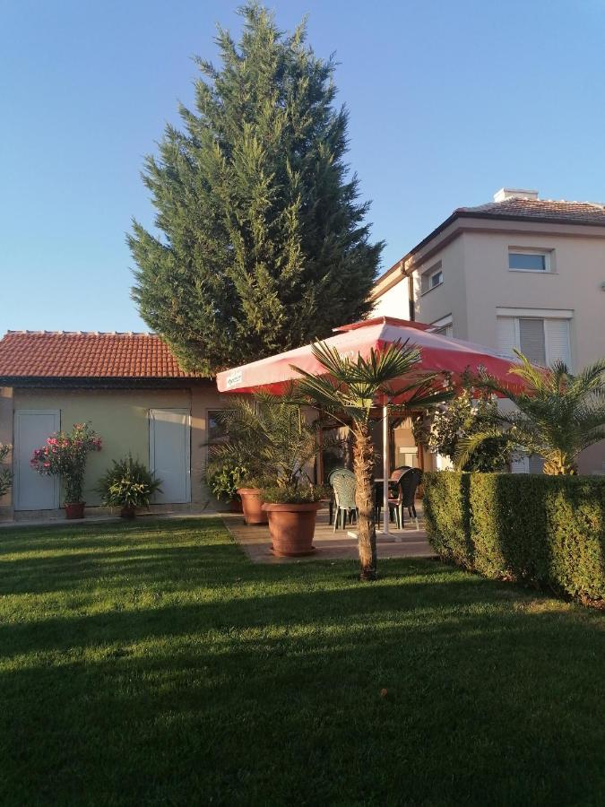 Villa Ros Guest House Svilengrad Exterior foto