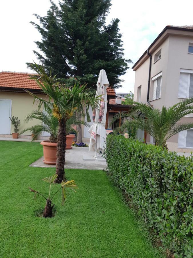 Villa Ros Guest House Svilengrad Exterior foto